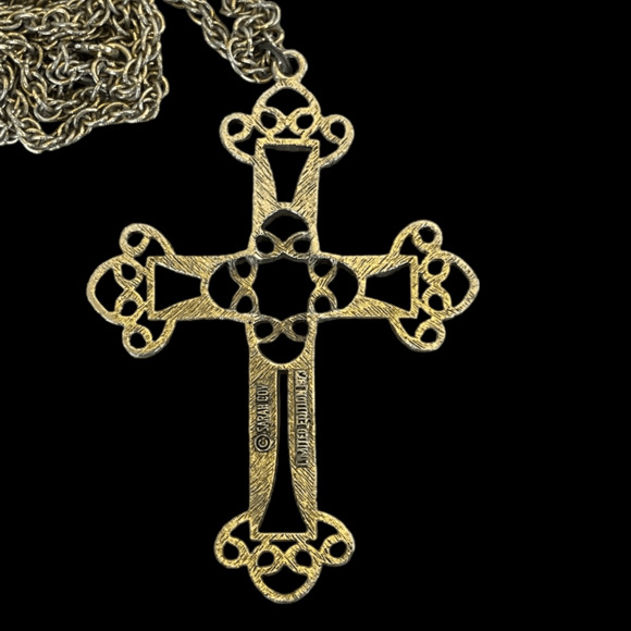 Sarah Coventry "Victorian” Limited Edition 1973 Cross Necklace Collectible - Picture 2 of 4